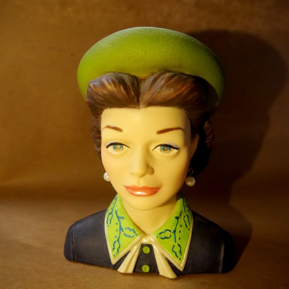 EUC CAMEO GIRLS Lady Vases LV-022 2000 Edition 1944 ELOISE GIRL NEXT DOOR 7975.6